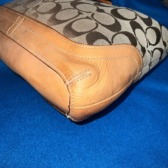 Coach Hampton Hobo Bag Y2K-era from 2004 - Picture 6 of 16